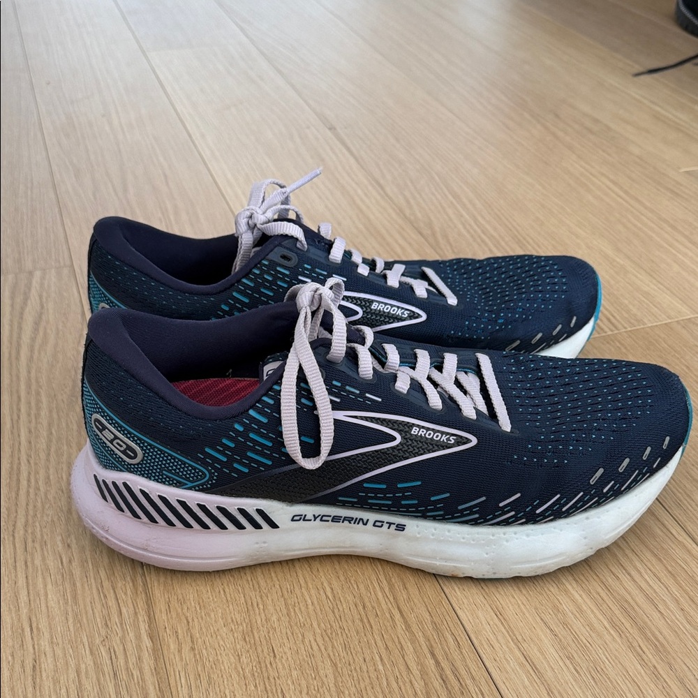 Brooks Women's Athletic Shoes - Navy and Teal